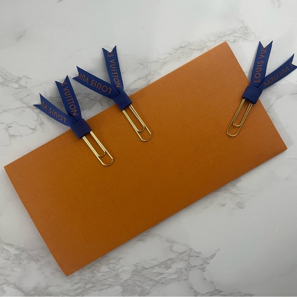 Upcycled reimaged and redesigned authentic LV ribbon clips - Picture 3 of 4